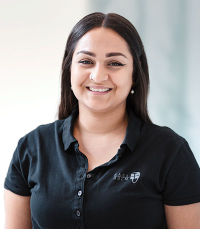 Cagla Florenin Diaz – Zahnmedizinische Fachangestellte an der Rezeption im MVZ Rage-Holm in Bocholt