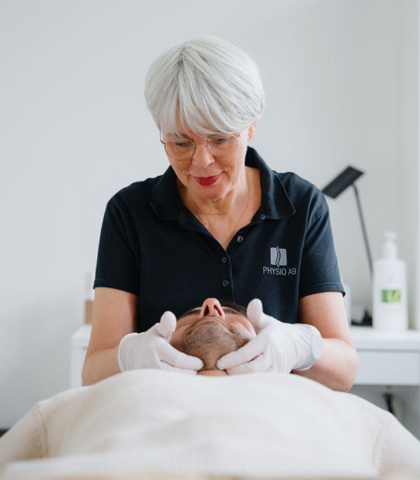 Physiotherapeutische Behandlung des Kiefergelenks bei CMD im MVZ Rage-Holm Bocholt