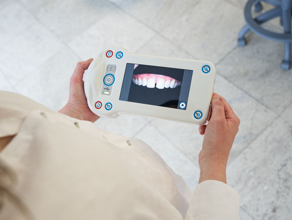 Digitale Analyse des Lächelns zur Planung ästhetischer Zahnbehandlungen im MVZ Rage-Holm Bocholt